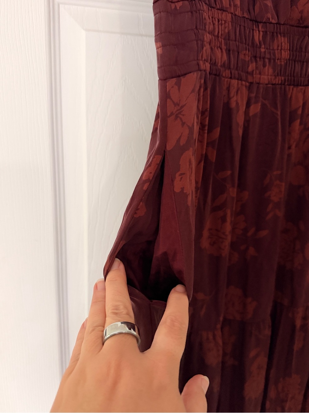 Quince Washable Stretch Silk Tiered Maxi Dress in Ruby Noir Size Small - Picture 5 of 9